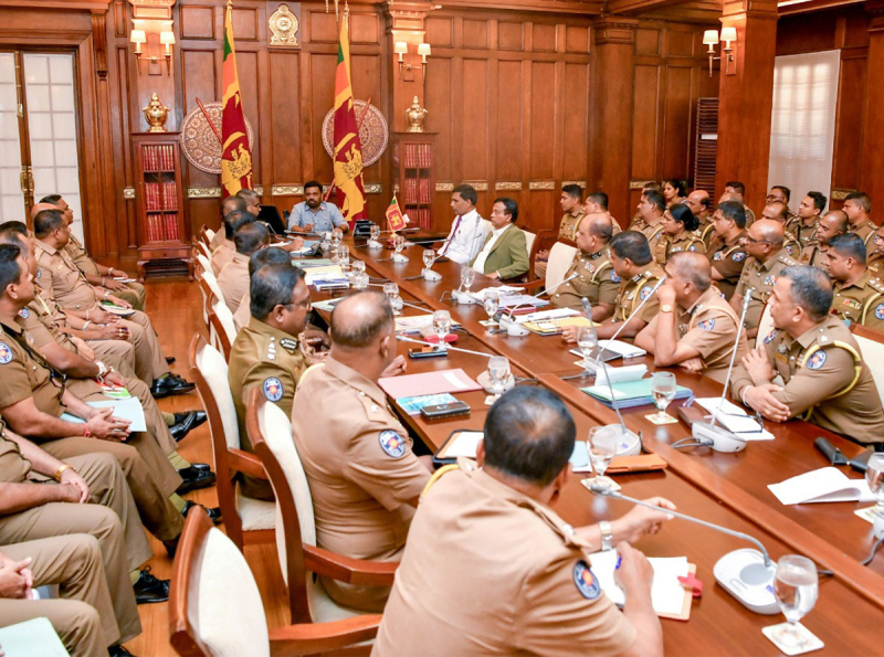 President Meets with the Southern Province Police Chiefs