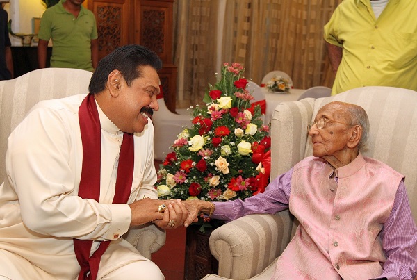 Lester with Mahinda 3