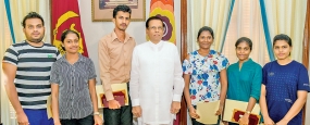 President with students who participating in the 12th Asia Pacific Conference on Tobacco