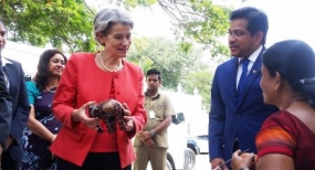 UNESCO DG transfixed by Sri Lankan handicrafts