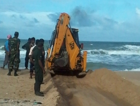 Mullaittivu Troops Assist Flood Victims