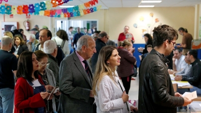 Socialists win Spanish parliamentary elections, but far-right party makes gains