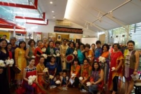 Fashion with Sri Lankan handloom in Ha Noi