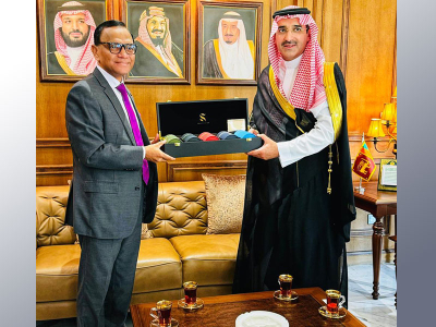 Ambassador of Sri Lanka felicitates Saudi Fund for Development on its 50th anniversary celebrations