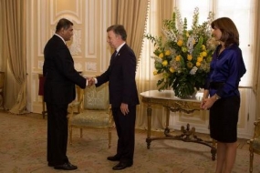 Ambassador Gen. Jagath Jayasuriya presents credentials