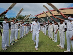 Team India gives guard of honour to Sangakkara