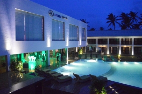 Minister Basil opens Hikkaduwa Avenra Beach Hotel