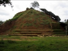 Relics recovered from Neelagiri Seya legally vested in the Mahamewuna Monastery