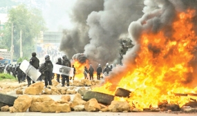 Six dead, over 100 injured in Mexico protest